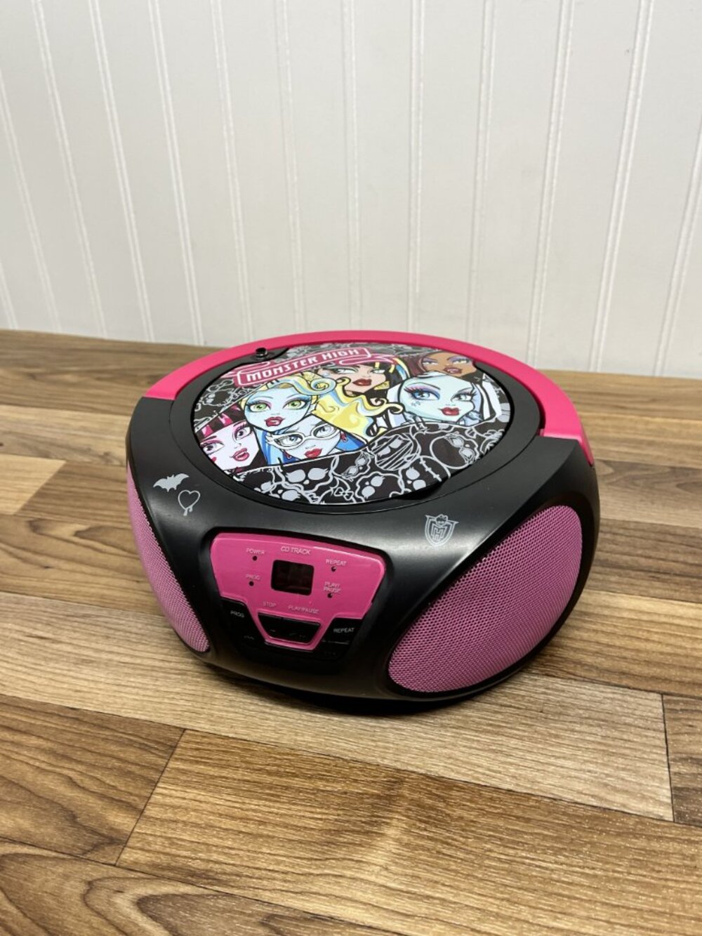 Monster High Pink CD Boombox Portable Player Radio 56049-TRU 2014 TESTED WORKS - Picture 3 of 12